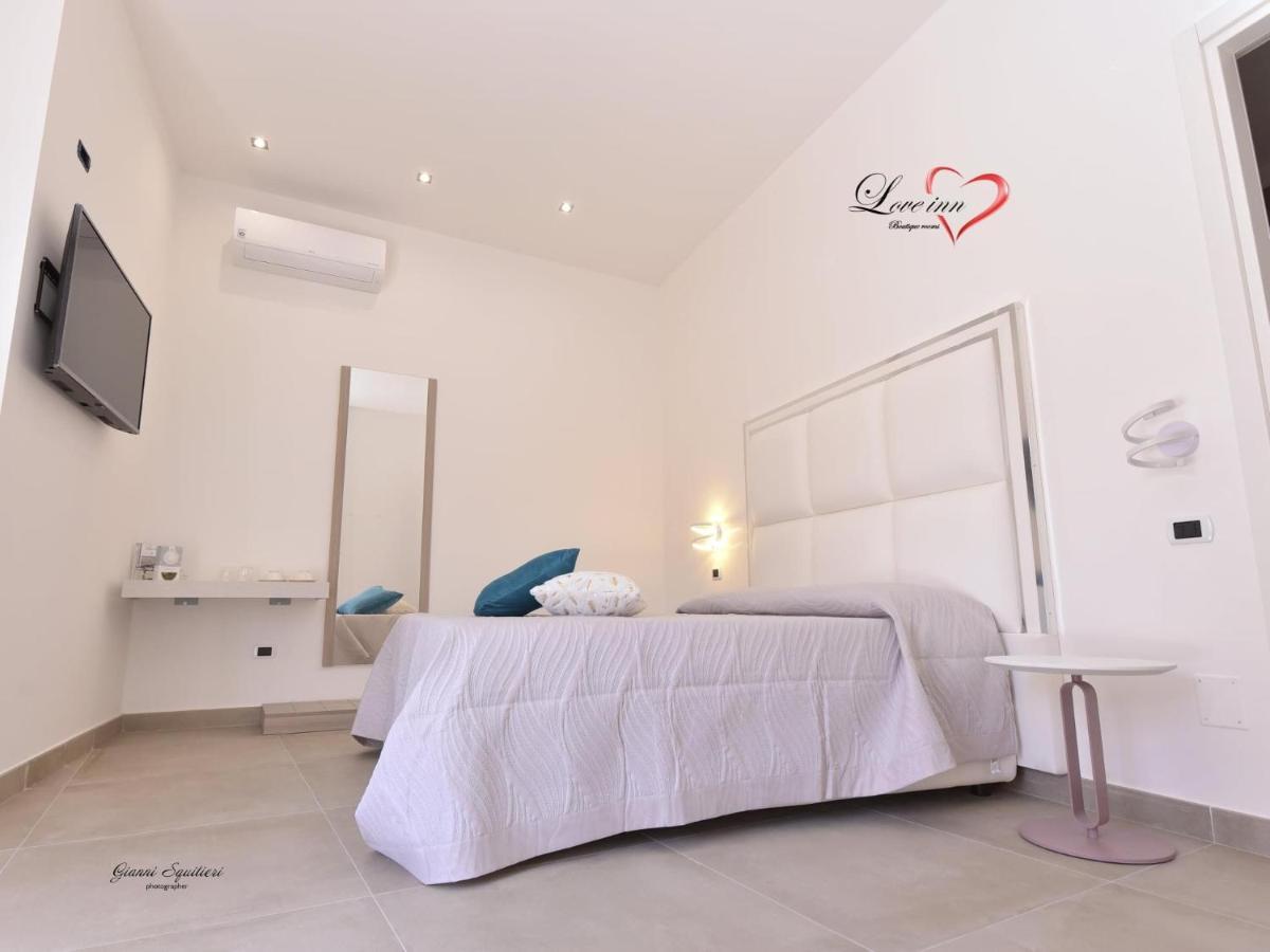 Love Inn Помпей Екстериор снимка